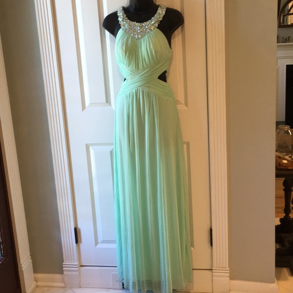 B. DARLIN emerald green PROM DRESS!! (brand new)